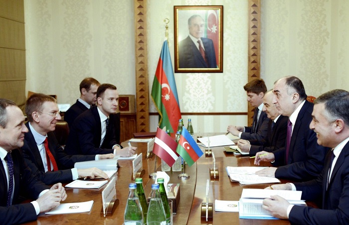 Aserbaidschan und Lettland unterzeichnen Abkommen über visumfreie Einreisen für Inhaber von Dienstpässen